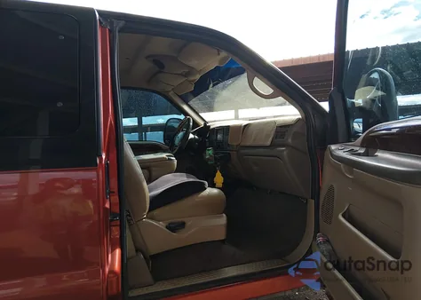 2000 Ford F-250 Lariat/Xl/Xlt z USA, uszkodzony, nr VIN 1FTNX21F0YEE10943